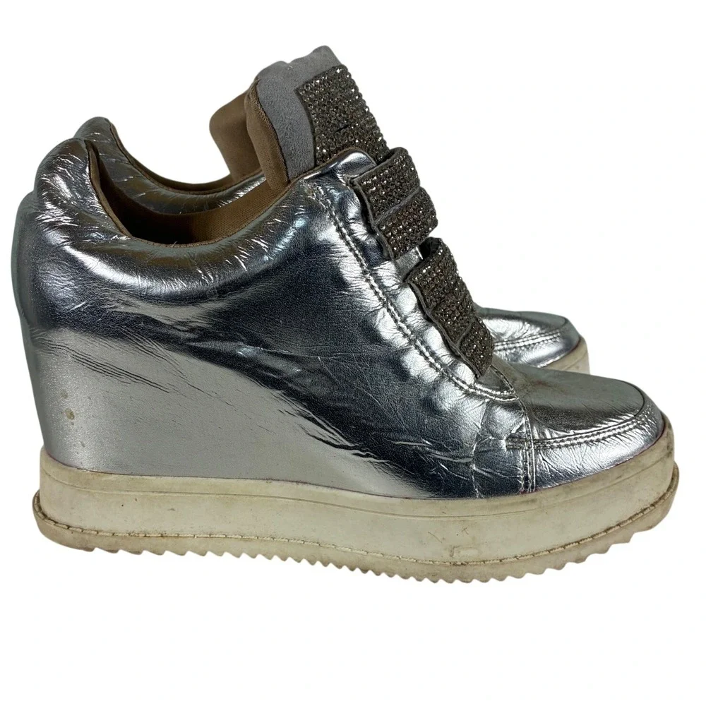 Mojo Moxy Metallic Wedge Sneakers Bundle Gold Silver Rhinestone Skulls Womens 7M